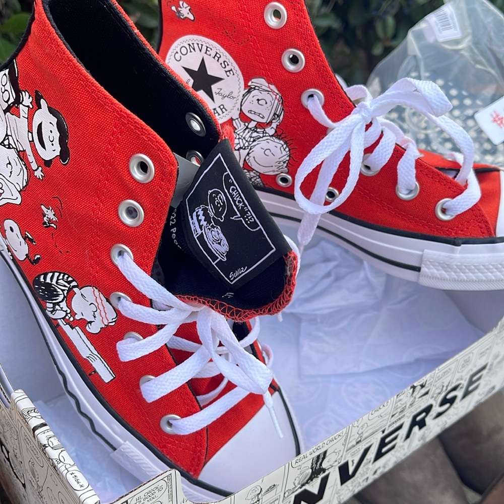 Converse Snoopy sneakers